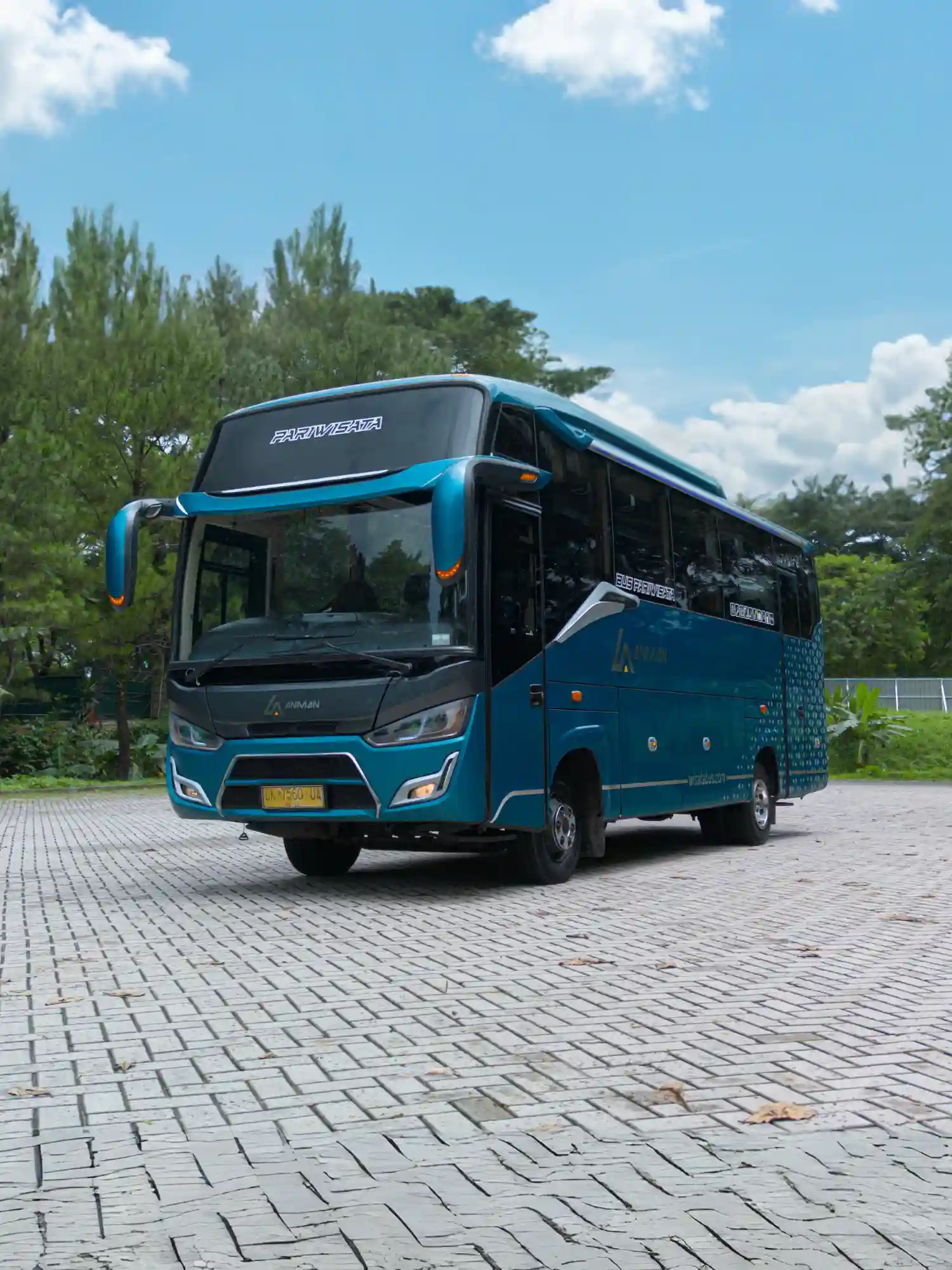 harga sewa bus medium murah